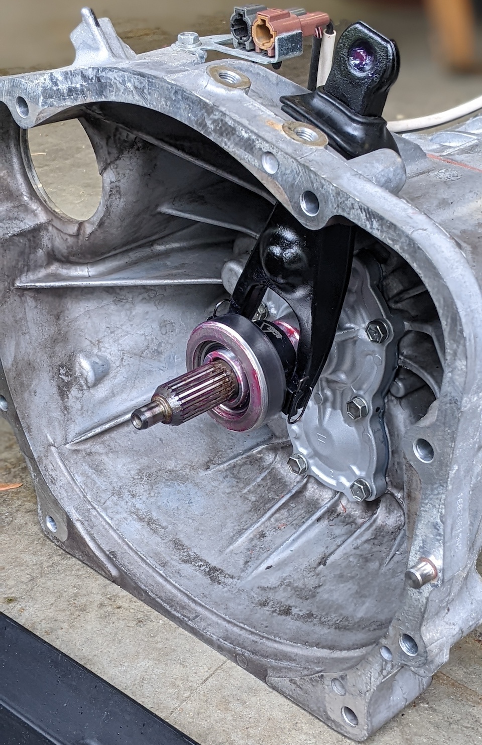 Transmission with BattleGarage RS throwout bearing and Verus clutch fork